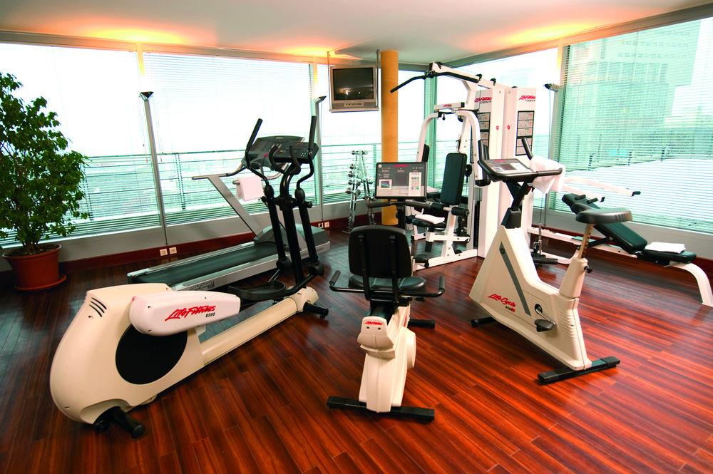 Courtyard By Marriott Duesseldorf Hafen Hotel Eksteriør billede