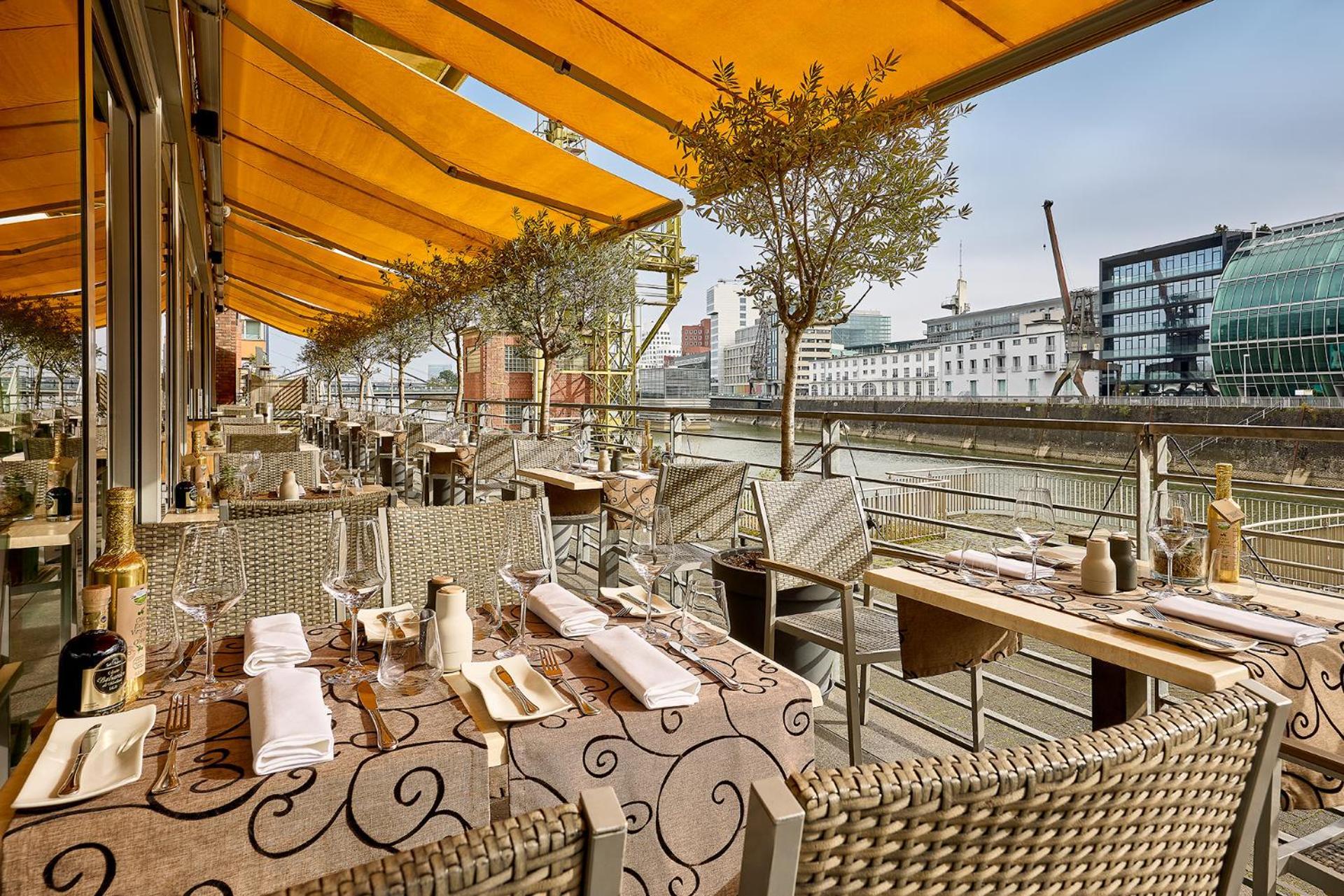 Courtyard By Marriott Duesseldorf Hafen Hotel Eksteriør billede