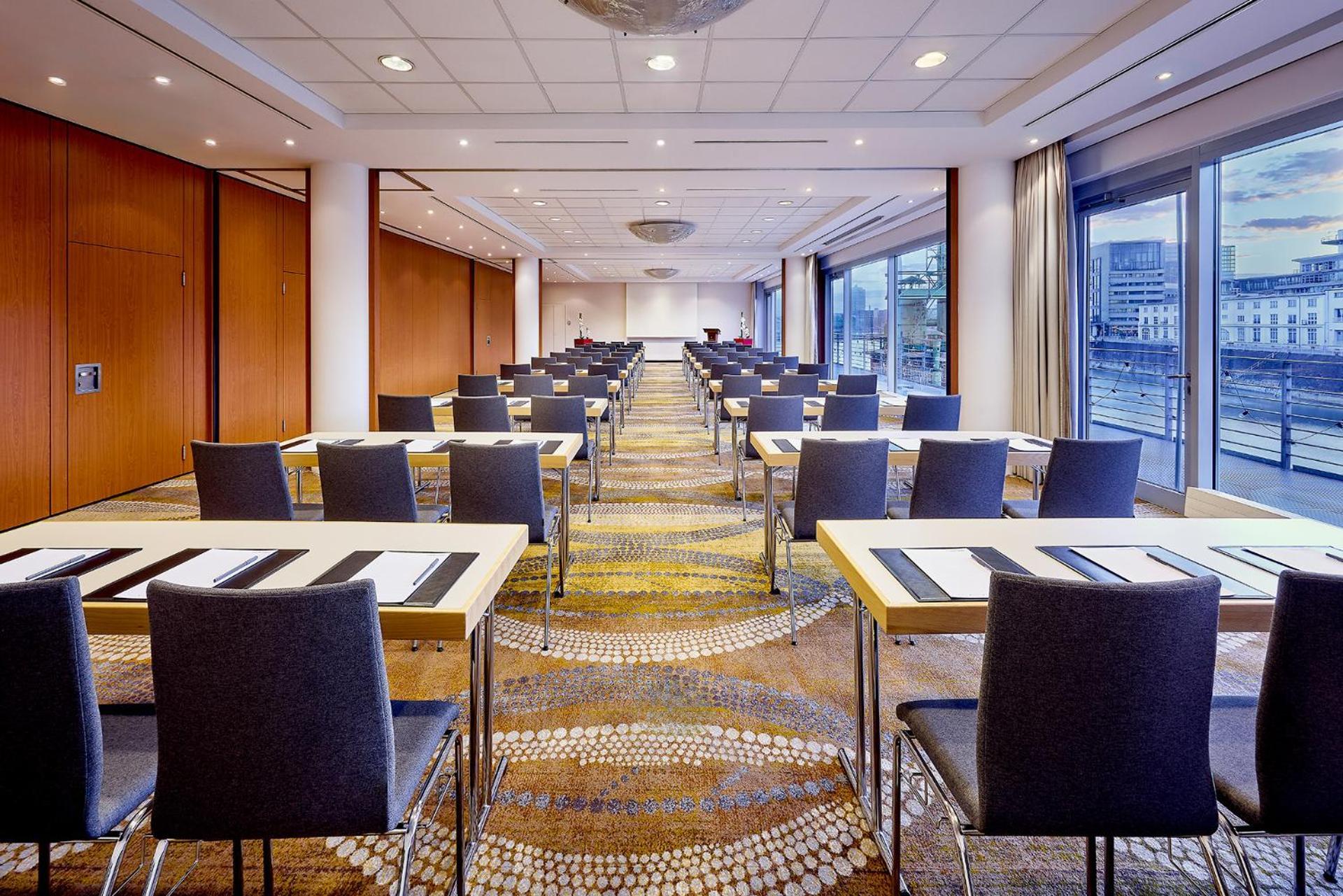 Courtyard By Marriott Duesseldorf Hafen Hotel Eksteriør billede